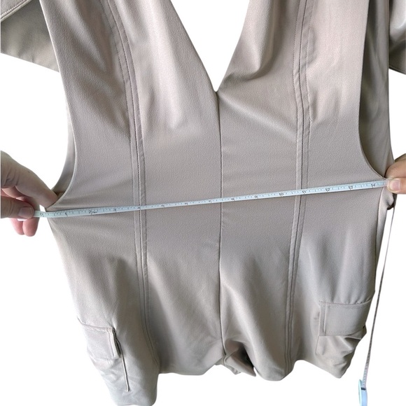 Mistress Rocks Shorts Romper with short sleeve crop top size medium in pale pink - Picture 9 of 13